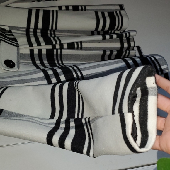 Pea Coat bl/w Modern Plaid - Picture 3 of 7